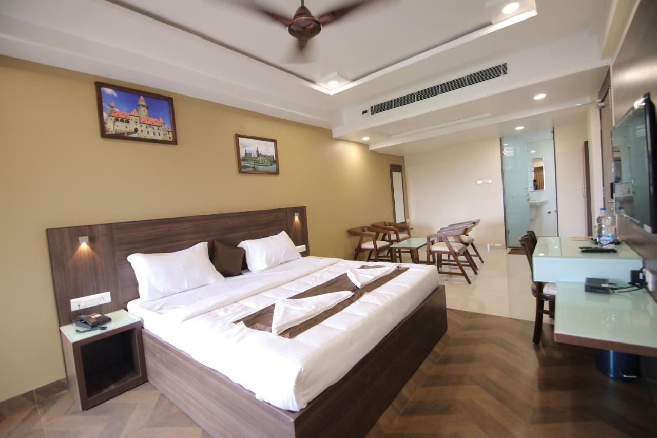 Hotel Shringar Palace ฮูบลิ ภายนอก รูปภาพ