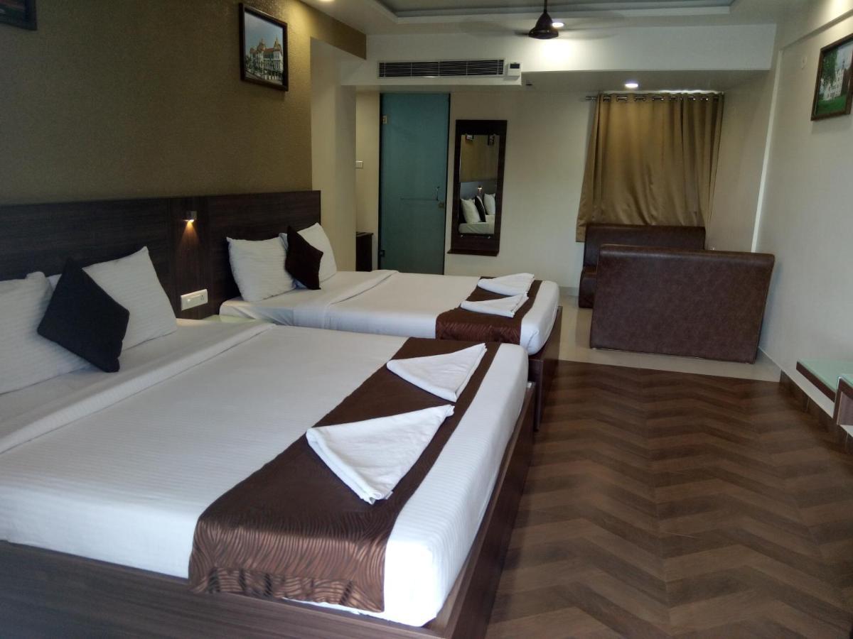 Hotel Shringar Palace ฮูบลิ ภายนอก รูปภาพ